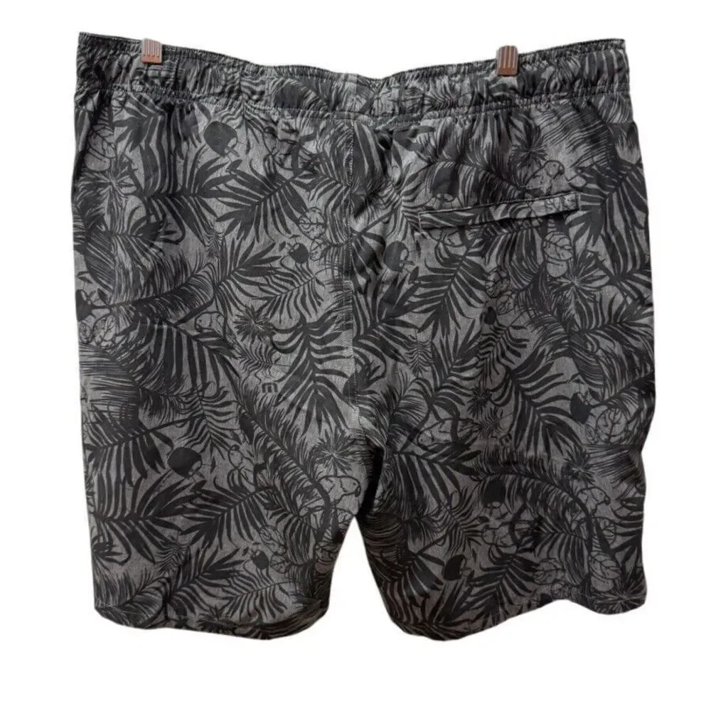 Travis Matthew Men’s Size XL Breakwater Shorts 8” Grey‎ Black Leaf Pattern